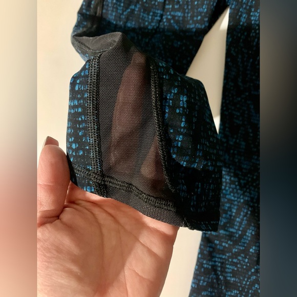 Mesh sided compression capris - Picture 2 of 3